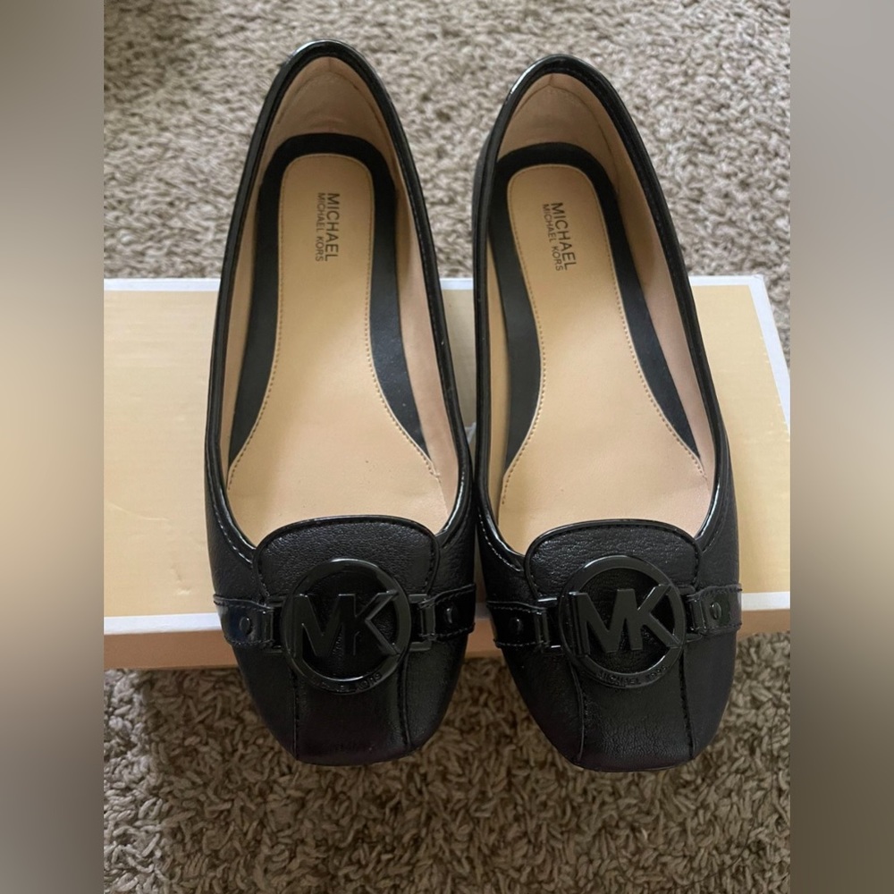 Michael kors flats!
